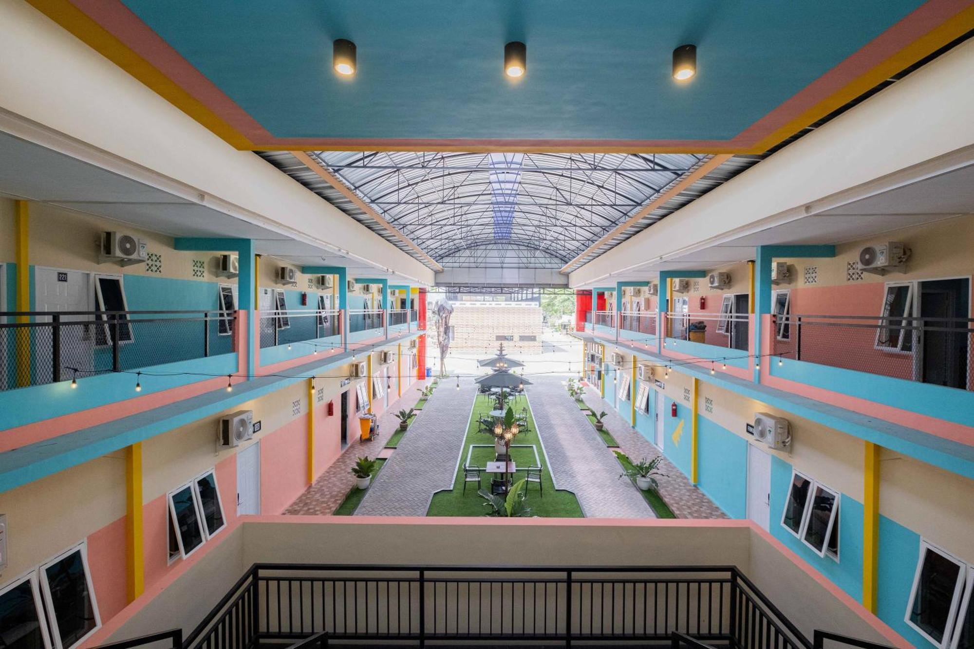 Sans Wm Hotel Blitar Exterior foto
