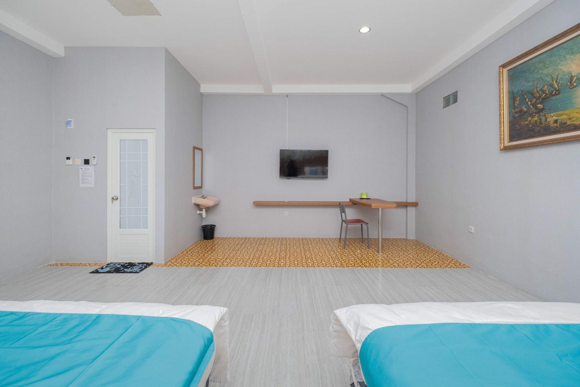 Sans Wm Hotel Blitar Exterior foto